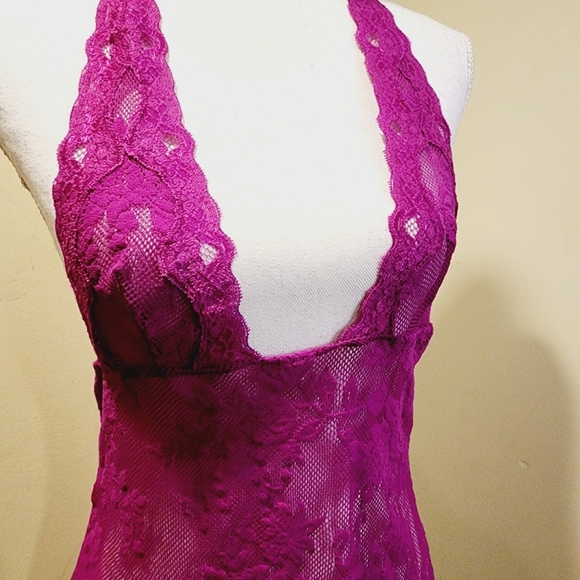 Victoria's Secret magenta lace slip lengerie size S - Picture 9 of 9